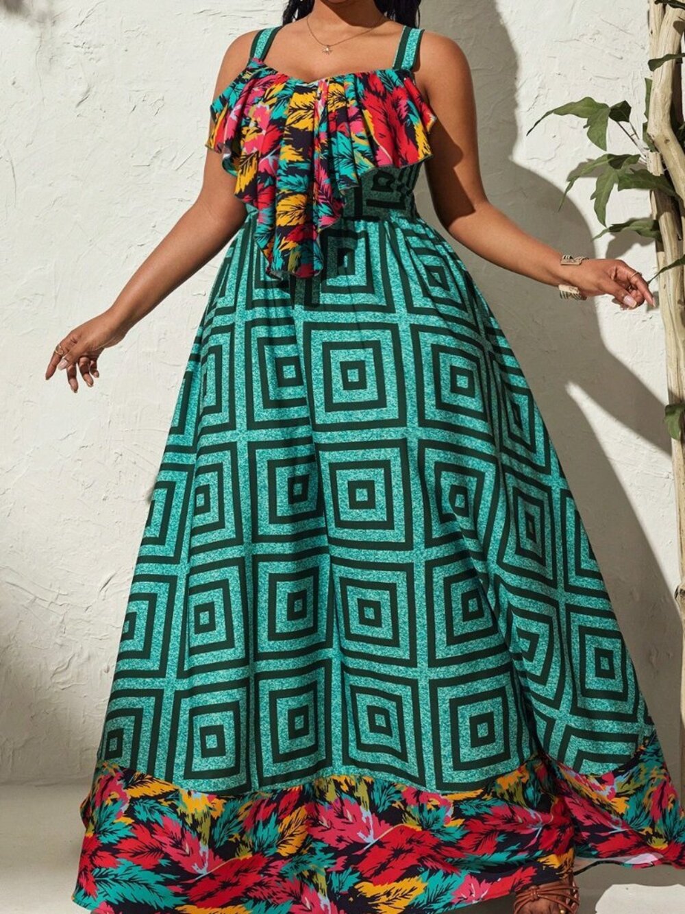 Green Boho Women's Plus Size Geometric Tropical Print V-Neck Pleated Dress - Picture 4 of 7